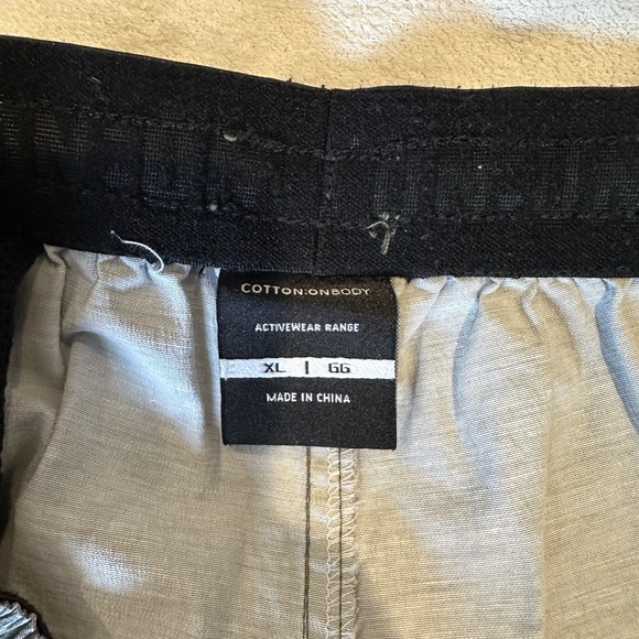 COTTON ON
Men's Mountain Tech Shorts In Military/gravel Stone/bone - Picture 4 of 5